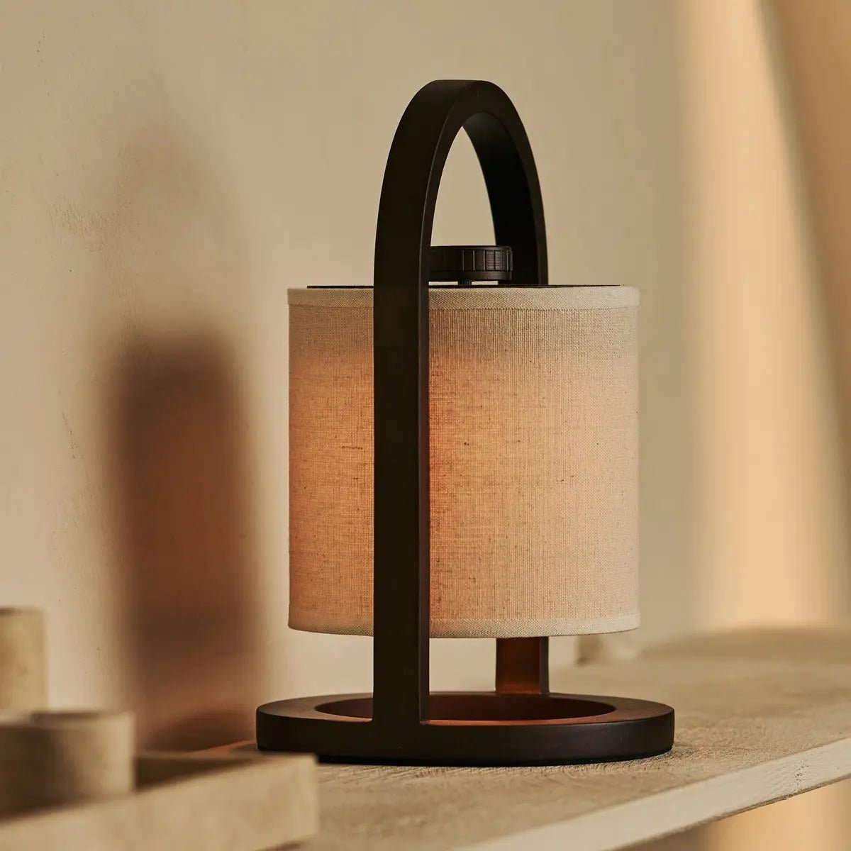 River Donkerbruine Tafellamp