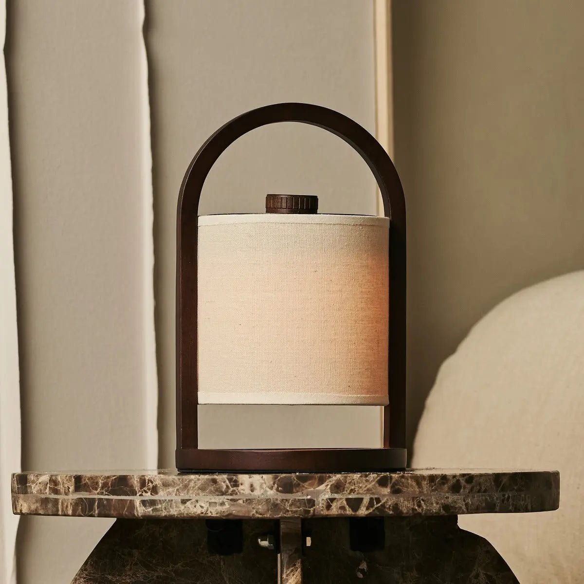 River Donkerbruine Tafellamp